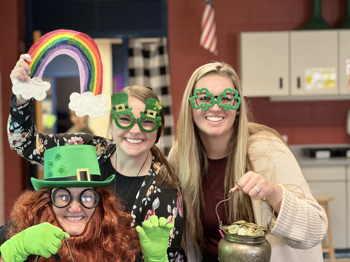 Still feeling lucky? Louie had lots of luck with 4th and 5th graders creating stories from props! The teachers weren't bad either:) #artsintegration <a href="/MenomonieMiddle/">Menomonie Middle</a> <a href="/SDMAOnline/">Menomonie Schools</a>