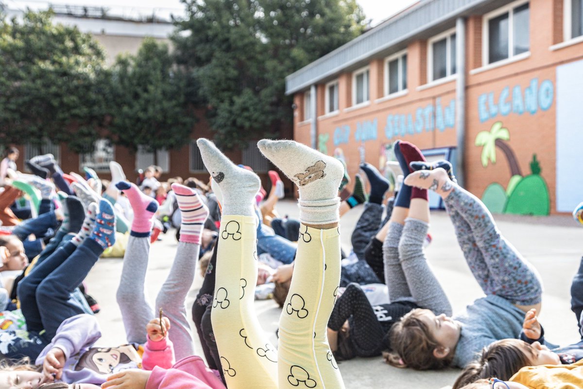 Nuestro cole se ha unido a la campaña campaña ‘Operación Calcetines Desparejados’, con motivo del Día Internacional del Síndrome de Down, invitando a todo su alumnado a llevar un calcetín de diferente color en cada pie para concienciar sobre el valor de la diversidad