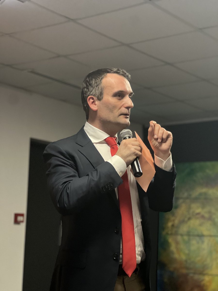 f_philippot's tweet photo. Magnifique réunion publique hier soir à Poitiers ! Salle comble, forte dynamique pour les européennes 2024 : bravo au référent départemental Patrick Guichard et à ses équipes ! Bravo aux intervenants et grand merci à @jfpoisson78 pour sa présence et sa prise de parole sur la Paix, l’indépendance nationale, nos libertés et le nécessaire rassemblement des souverainistes !
Notre liste LP-Via aux régionales de juin 2021 Grand Est avait fait 7% : une belle dynamique s’était enclenchée !