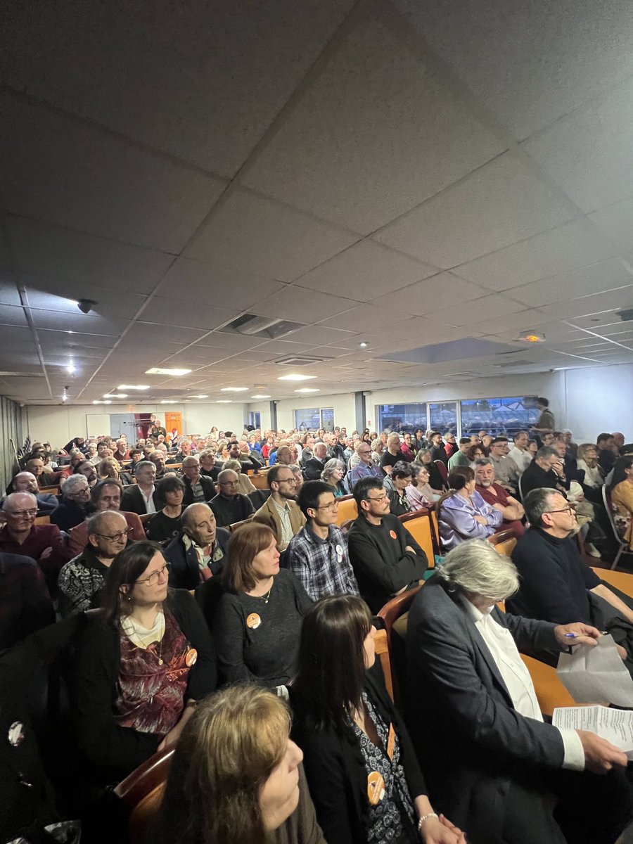 f_philippot's tweet photo. Magnifique réunion publique hier soir à Poitiers ! Salle comble, forte dynamique pour les européennes 2024 : bravo au référent départemental Patrick Guichard et à ses équipes ! Bravo aux intervenants et grand merci à @jfpoisson78 pour sa présence et sa prise de parole sur la Paix, l’indépendance nationale, nos libertés et le nécessaire rassemblement des souverainistes !
Notre liste LP-Via aux régionales de juin 2021 Grand Est avait fait 7% : une belle dynamique s’était enclenchée !