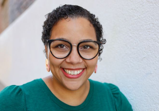 @AtGreenblatt @wnwagner @NisiShawl @blackpotmojo @Gwenda @WoleTalabi Join award-winning YA SFF author @alechiadow for a 30-minute one-on-one video chat and ask her about being a pastry chef 🥐, working as a librarian 📚, and writing for middle grade and YA ✍🏾. igg.me/at/locusmag2024
