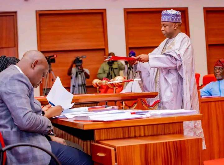 AhmadFaskari's tweet photo. During today’s plenary, Sen. Muntari  Dandutse laid the report from the Committee on Tertiary Institutions and TetFund on the student loan repeal and reenactment bill for further legislative consideration. https://t.co/SwNqSyvwSA
