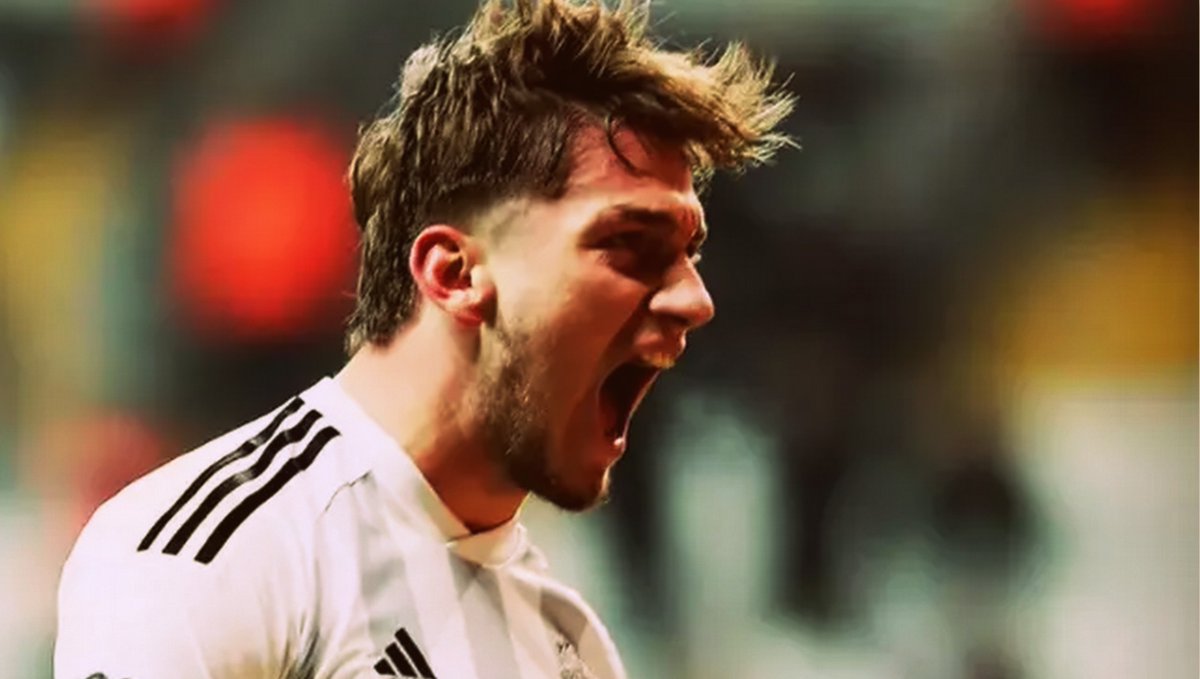 "Son yıllarda ülke futbolunun yetiştirdiği önemli değerlerden Semih Kılıçsoy 10 yaşından beri gol atıyor, hem milli takımlarda atıyor, hem bizim alt yaş gruplarının tamamında gol atıyor. Gelişime açık, hızlı öğrenen, fiziki olarak çok güçlü bir oyuncu. Yıllardır genç oyuncuların