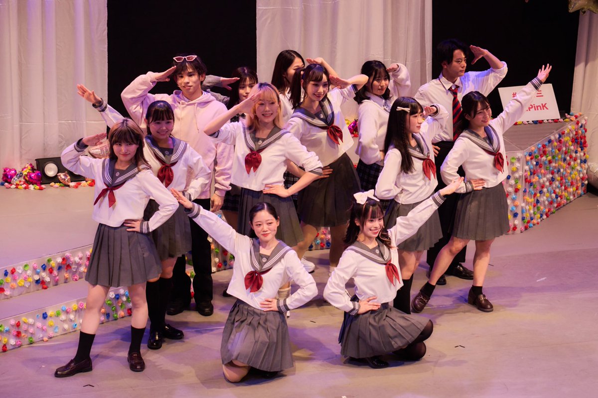YuuriInada's tweet photo. #バレ三　コンサート写真

ピース&amp;ひまわりマッシュアップ🌻
大好きな曲！

ピースチームなのでセーラー服でした✌️

歌詞もダンスも可愛くて楽しかった！！ https://t.co/yW7V3arHin