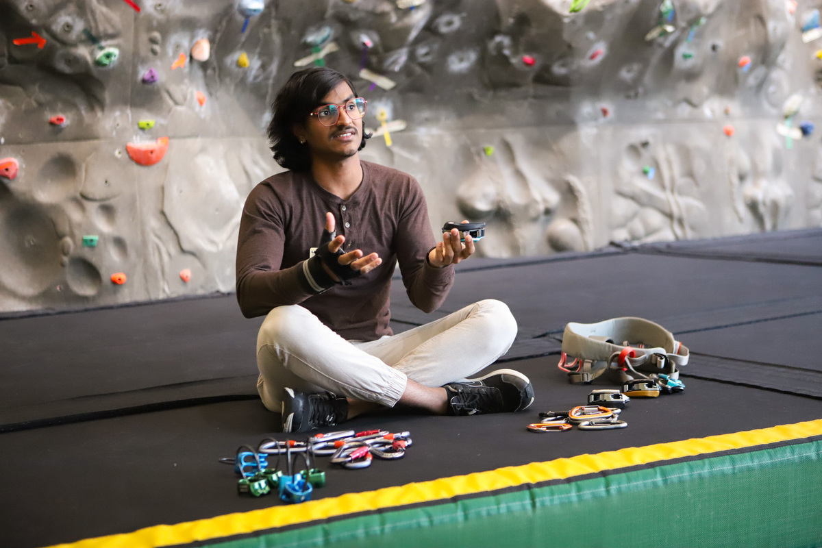 UAB students & members! Boost your climbing skills this spring with URec Belay Clinics! Learn top rope belaying essentials, gear, & techniques. No experience required! Join us on April 8, 5-7pm. Get certified at URec Climbing Wall 24hrs later. FREE for UAB students & Rec members