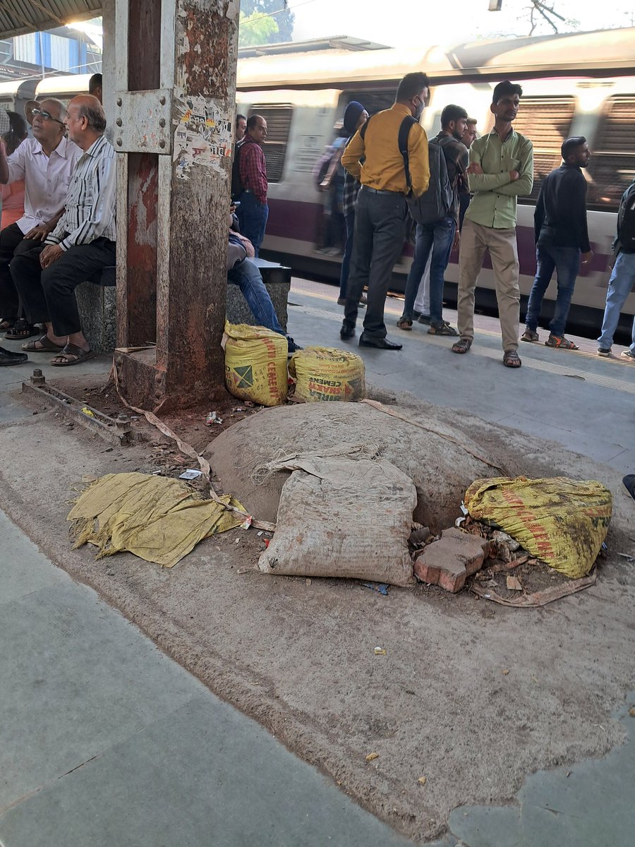 @drmmumbaicr @railcomplaint @RailwaySeva @MukeshVMakhija Every day I keep on complaining about dirty ulhasnagar station. Seems me no one care. No station master & even no higher authorities are listening Please do the needful & ask your team to do cleaning to keep station clean