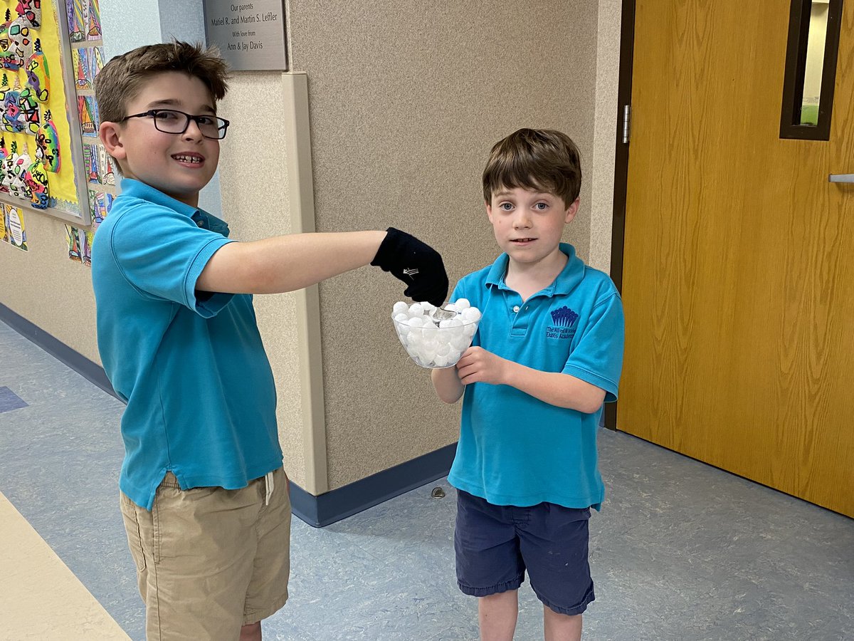 21stStacy's tweet image. 2nd graders presenting to 3rd grade about their invention to help them withstand the cold while enjoying ice cream #inventionliteracy @Davis_Academy #davis2 #davis3