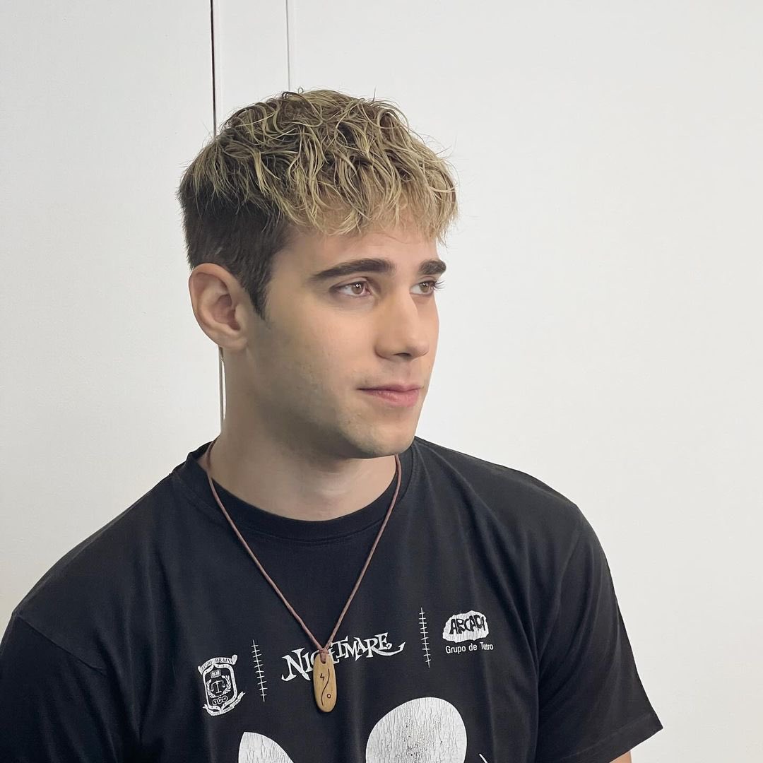 JulioPromotion's tweet image. 📸| #NEWPHOTO: Nuevas/Viejas imágenes de Julio Peña durante el rodaje de Berlín.

© poisonwigs.atelier