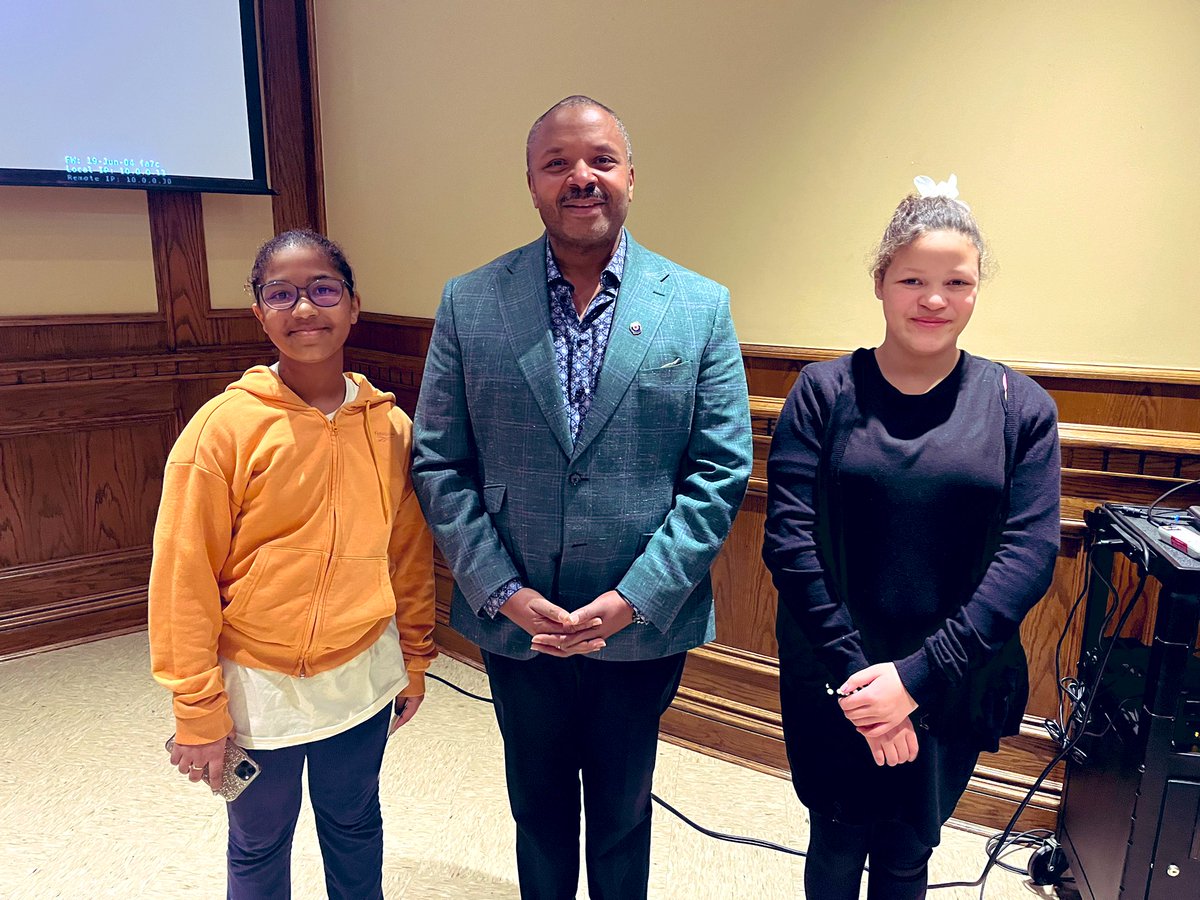 #GECDSBBlackJoy Symposium Breakout Session with Mike Akpata. Discussing #GECDSBBlackExcellence left his audience with these words, “You have the choice as to how you’ll move forward. Your success is in your own hands. Go out in the world, make a difference &amp; take what is yours!”
