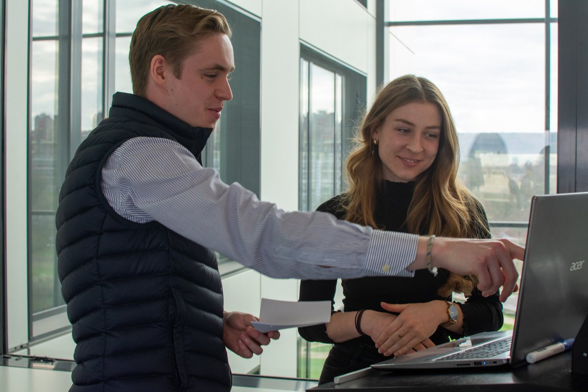 Wer wie Nina, Lea und Felix an der #RWTH #Maschinenbau, #Wirtschaftsingenieurwesen oder #BWL studiert und ein #Unternehmen bei einem Investitionsprojekt begleiten will, kann sich bis 11.04. zu 'Technische Investitionsplanung' anmelden 😀: ➡️wzl.rwth-aachen.de/cms/WZL/Studiu… @rwth_wzl