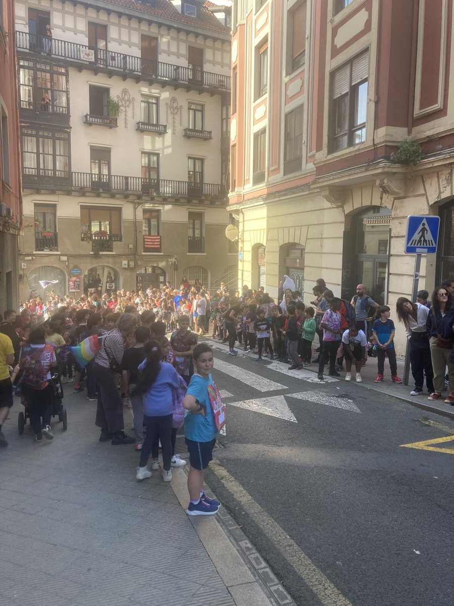 Hemen gaude #korrika-ren zain!!!!! Oso pozik eta urduri ere!!!!!