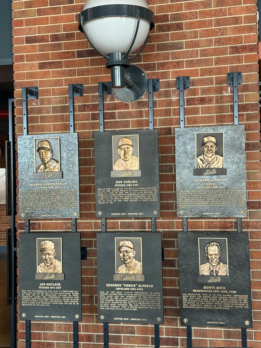 The Mets Hall of Fame plaques can now be found in the Jackie Robinson Rotunda