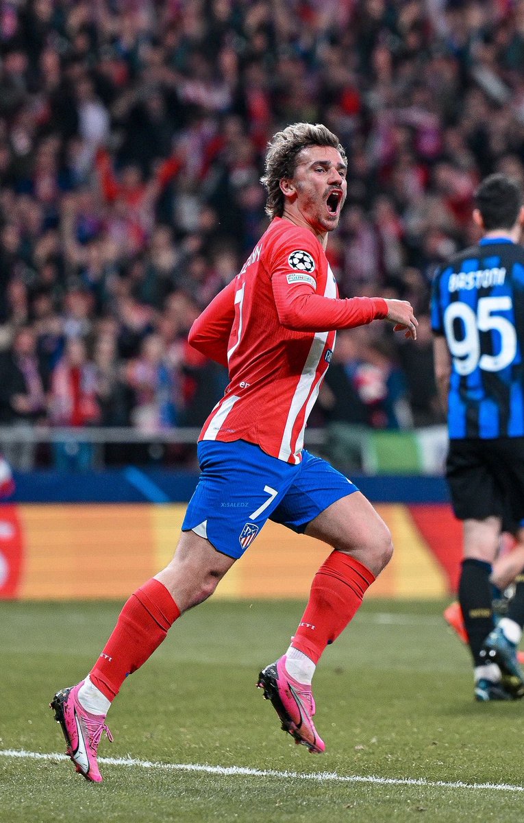 Sonríe la esférica 

Hoy el cumpleaños del MEJOR JUGADOR DEL MUNDO.

Antoine Griezmann 🤍❤️