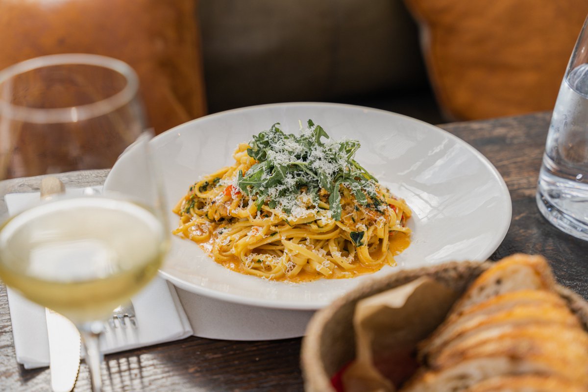 Sundays are for pasta... yes or no? P.S. Our weekly changing roasts do make their appearance every tail end of the week. See the menu: geesrestaurant.co.uk/menus/sunday-l…