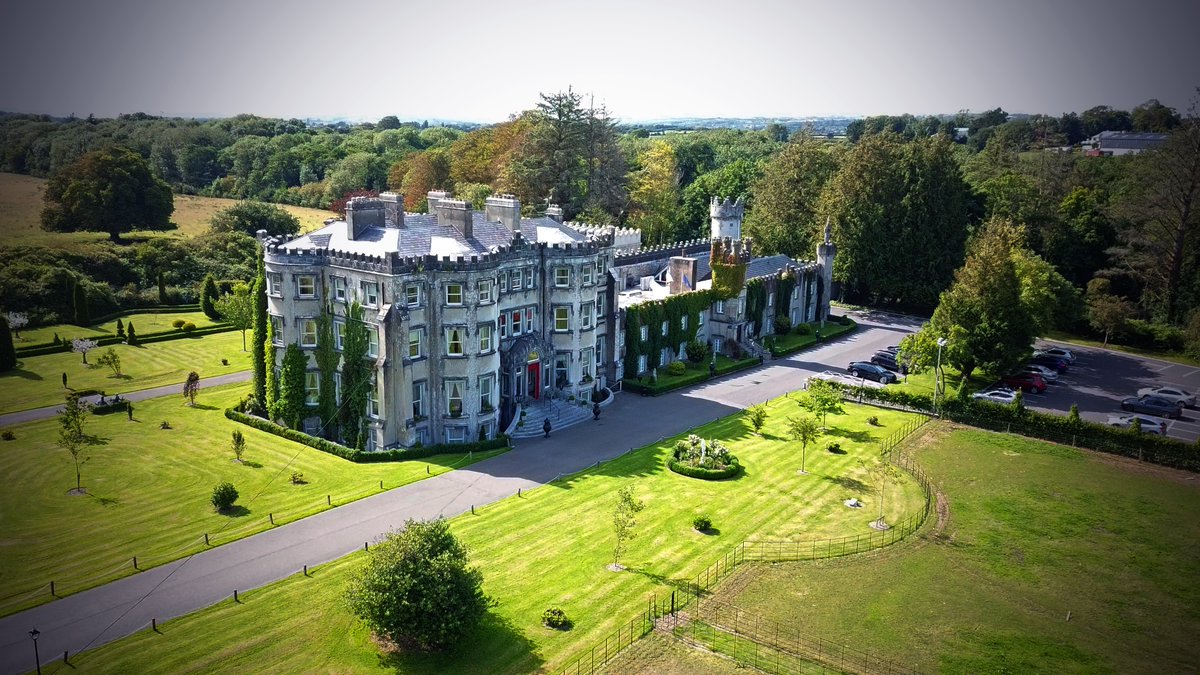Today is #WorldHeritageDay 🌍 At Ballyseede Castle, we celebrate our heritage throughout the Castle and grounds with reminders of those who came before us throughout the Castle’s history, from the 1500s right through to today 🏰 #DiscoverBallyseede #History #Heritage #Castle