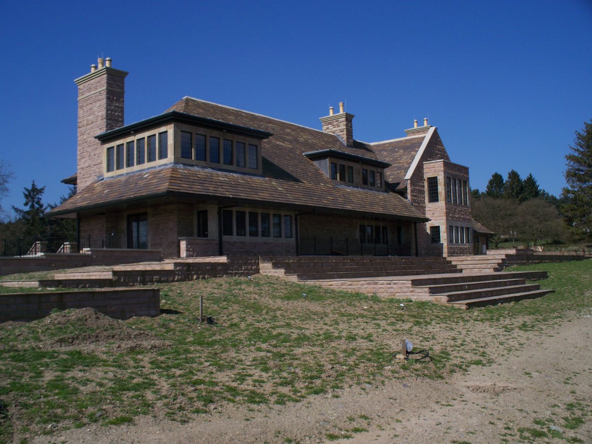 DGDesignLtd's tweet photo. Looking through old photos of our projects we came across these pictures of this stunning Leicestershire property near Newtown Linford. The quality and detail of the workmanship brought this design to life. #thowbackthursday #architecture #design #luxuryhomes #housebeautiful https://t.co/chpKrvsup2