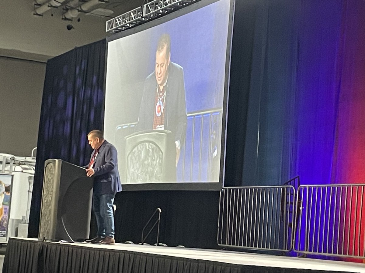 The ⁦@ucet⁩ ⁦@UELMA_Utah⁩ keynote was kicked off beautifully by the state Poet Laureate, ⁦@GZaitzeff⁩ , teacher of the year ⁦@lmerkles⁩ and Shoshone leader ⁦@shoshonelder⁩ Darrin Parry reminding us of the power of story. Loved that 💕