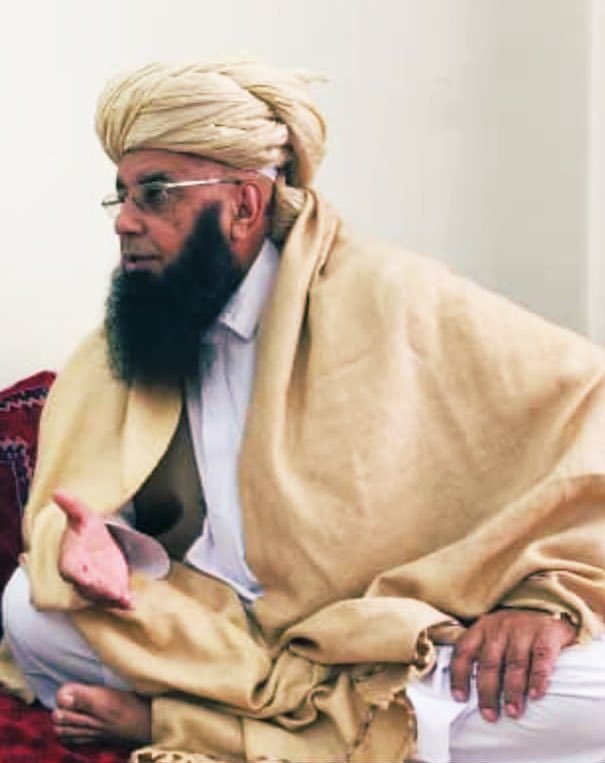 د امارت مشرانو ته د طالب د دغه مشر چې نوم یې ښاغلی قاضی عبدالعزیز دې پرانیستی لیک !!

*السلام عليكم ورحمة الله وبركاته  !   
الدين النصيحة  -- الله تعالى دوكڑى چه شه به ياست .  محترمينو -- كه دغو نكتو ته متوجه نه شوى بيا به افسوس گٹه نلرى-- له زڑه له درده تاسو محترمينو ته بيا بيا