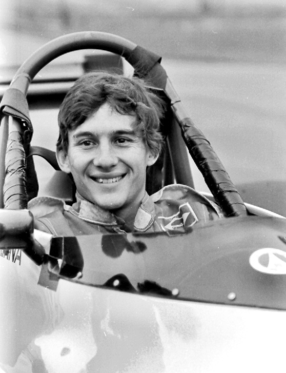 The brilliant Ayrton Senna would have been 64 today 🇧🇷 

This photograph shows him in an FF2000 at Oulton Park in 1982 and was taken by Alan Cox 📸