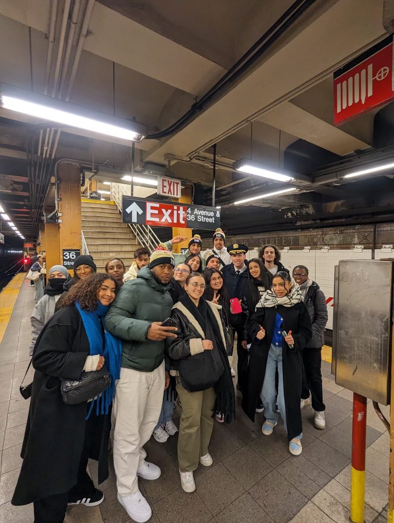 Teamwork makes the dream work! Ensuring safety every day is our top priority. Together, we can strive for a safe and secure subway system. It was a pleasure to meet this group of college students from France, here on a conference, traveling from Manhattan on the subway.