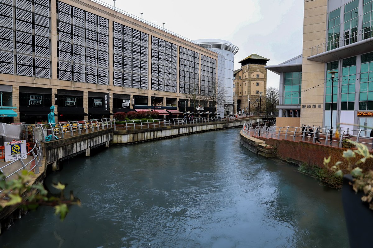 Riverfront restaurants 

#photography #cityphotography #waterphotography #travelphotography #canonphotography #finartphotography #cirt #reading #visitreading #visitberkshire #visitengland #visituk #oraclereading #shoppingcenter #waterfrontshops #waterfront #water #river