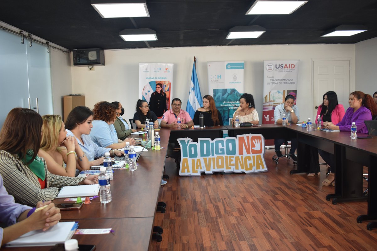 En colaboración con @arsa_hn participamos en el Foro 'Mujeres Líderes de Cambio'. Con orgullo, juntos marcamos un paso importante en el fortalecimiento del liderazgo político femenino.💪👩‍💼 @USAIDHonduras #YoDigoNoALaViolencia #MujeresLíderes #ARSA #USAID #Honduras