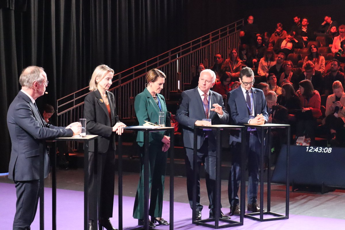 NetZeroCities (@netzerocitieseu) on Twitter photo Following the announcement, Cities Mission Manager <a href="/childp_child/">Patrick Child</a> moderated a discussion featuring <a href="/TeresaCzerwnska/">Teresa Czerwińska 🇪🇺</a>, VP of the <a href="/EIB/">European Investment Bank</a>, Marie Donnay, Director of the <a href="/EU_Commission/">European Commission</a> Recovery & Resilience Task Force & Mayors from #MissionCities #Pécs and <a href="/ComuneParma/">Città di Parma</a> #RiDaysEU Following the announcement, Cities Mission Manager <a href="/childp_child/">Patrick Child</a> moderated a discussion featuring <a href="/TeresaCzerwnska/">Teresa Czerwińska 🇪🇺</a>, VP of the <a href="/EIB/">European Investment Bank</a>, Marie Donnay, Director of the <a href="/EU_Commission/">European Commission</a> Recovery & Resilience Task Force & Mayors from #MissionCities #Pécs and <a href="/ComuneParma/">Città di Parma</a> #RiDaysEU