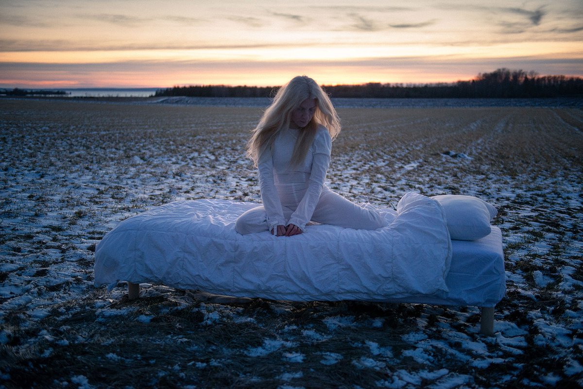 ionnalee announces new album & US tour, shares 'innocence of sound' brooklynvegan.com/ionnalee-annou…