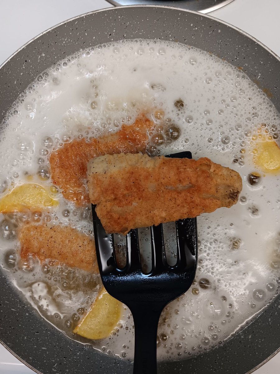 Fish Fry, March Madness, GAMETIME BITCHES! 😋🏀🙌🏾💯😃
#NCAATournament #MarchMadness2024 #Cooking #fishfry #gozags #gotarheels #collegebasketball #fish #coconutoil #potatoes