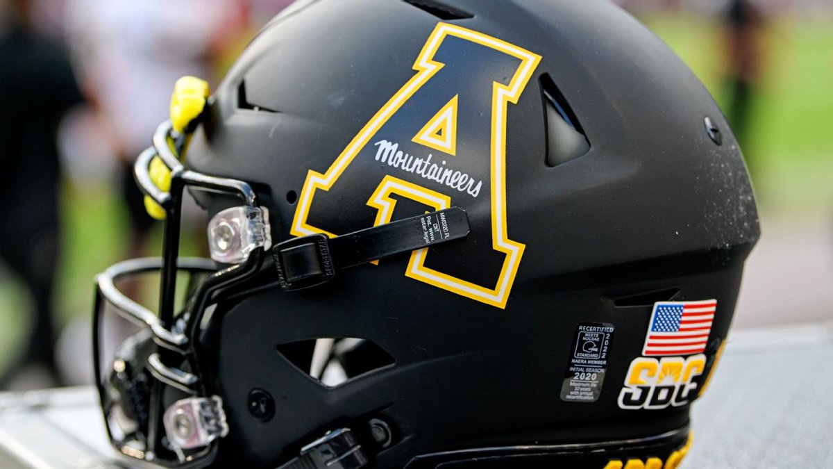 I’ll be in Boone Saturday attending @AppState_FB’s Junior Day! Appreciate invite and look forward to spending time with @BrianHainesb @coach_sclark @CoachFrankPonce @CoachAlecCobb @TCunninghamAPP @AJHOWARD_ASU @thomasguerry @IanMartinezFB! #GoApp @andrejones1185 @Coach_Canney…