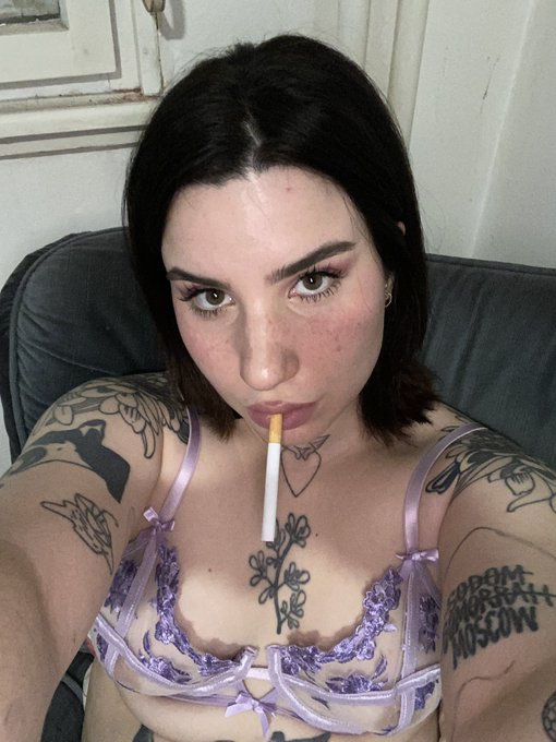 Hey! Did you know that I am going live in 25 minutes? 😂 see me on @ManyVids &amp; @realloyalfans https://t<a href="/tag/tattoo"class="tags"><span>#tattoo</span></a><a href="/tag/alternativemodel"class="tags"><span>#alternativemodel</span></a><a href="/tag/tattoomodel"class="tags"><span>#tattoomodel</span></a><a href="/tag/seethrough"class="tags"><span>#seethrough</span></a>