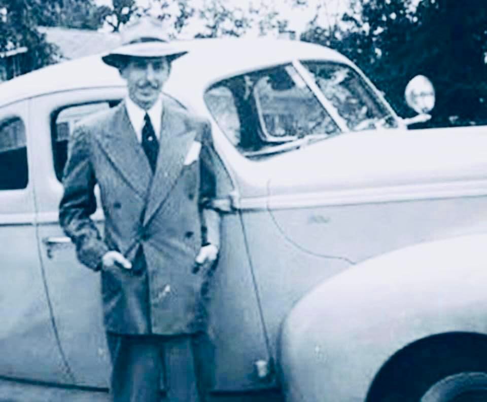 Throwback Thursday

See if you can guess this famous Houstonian. 

Hint: He was a member of Houston's Vice Squad in the 1940s, but most will remember him as an investigative journalist who closed the infamous "Chicken Ranch" near La Grange.