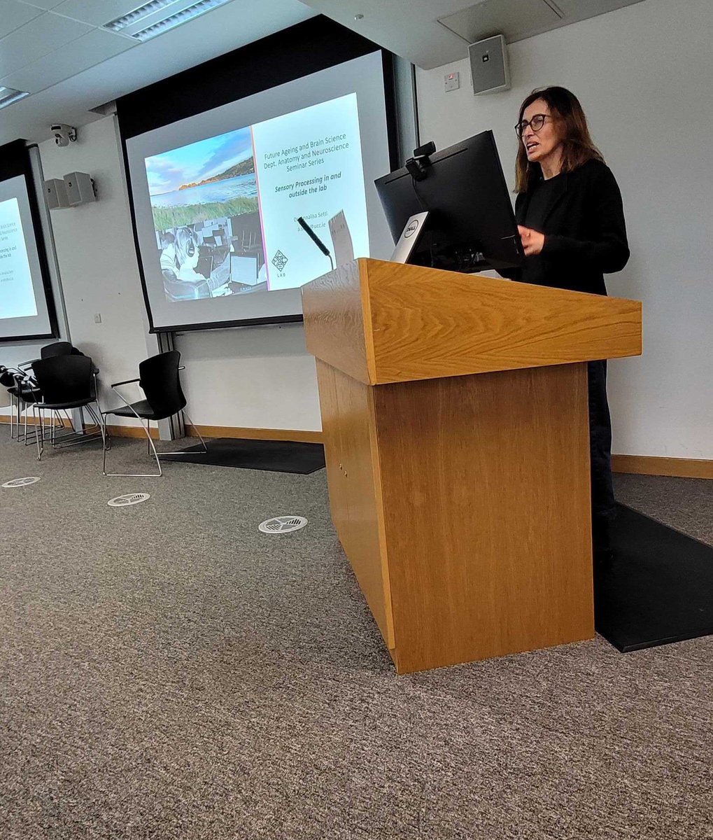 It was great to have @annalisa_setti speak at our @UCC futures seminar today where she told us all about sound-induced flash illusion and its role in predicting falls in the elderly. @AppPsychUCC @UCCResearch #Futures