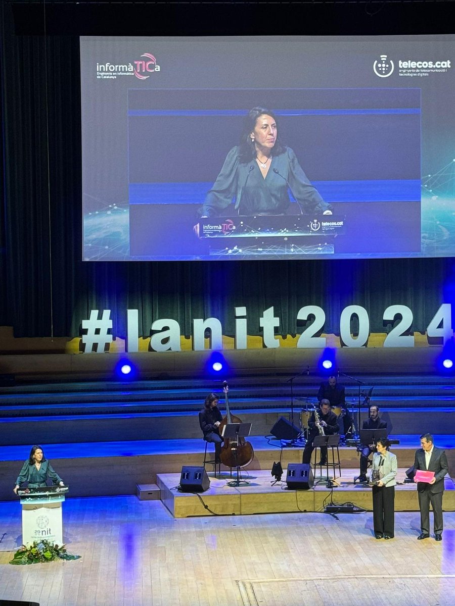 inetum_es's tweet photo. Durante la #lanit2024, Susana Prado, directora general de Inetum Cataluña, recibió el premio Salvà i Campillo a la Personalitat Destacada.
¡Enhorabuena y gracias por el reconocimiento a su trayectoria! 👏👏
@COEINF @telecoscat
#tecnología #talento
#Inetum #Positivedigitalflow https://t.co/YexfFE9SSI