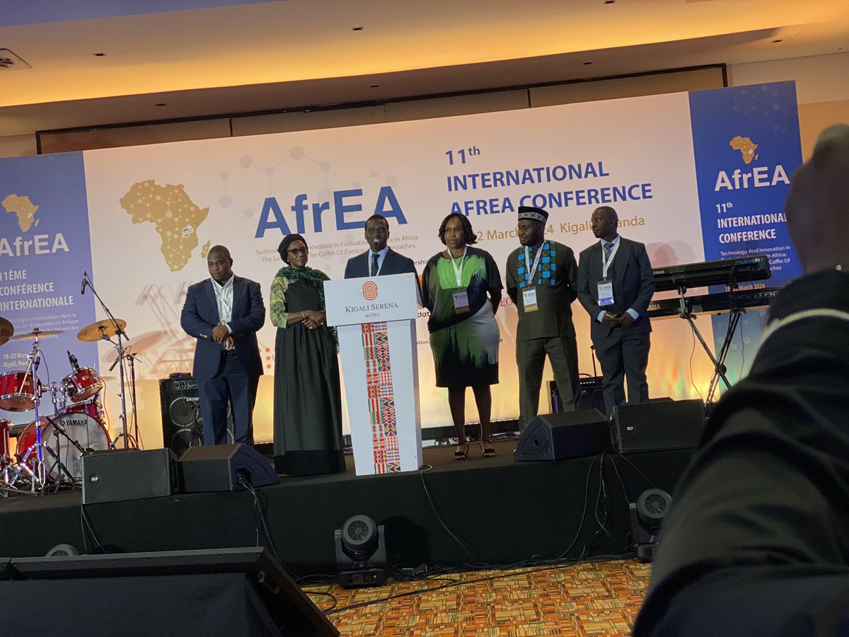 The new BOD president takes the stage with his team as he extends his gratitude to the outgoing BOD and expresses his happiness to serve @zachtilton @tweet_afrea @MastercardFdn @OkwenC @Sajilu