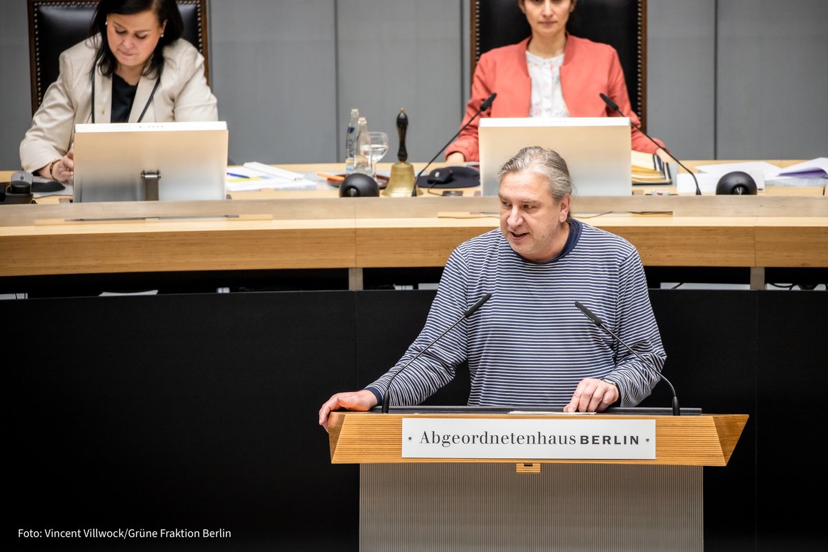 "Atomkraft ist und bleibt eine Hochrisikotechnologie", macht <a href="/StefanTaschner/">Stefan Taschner</a> klar. "Der Atomausstieg hat 🇩🇪 sicherer gemacht! Hartnäckig hält sich der Mythos, Atomkraft sei günstig. Das Gegenteil ist der Fall: Eine kWh Atomstrom ist 4-mal teurer als eine kWH Erneuerbare Energie."