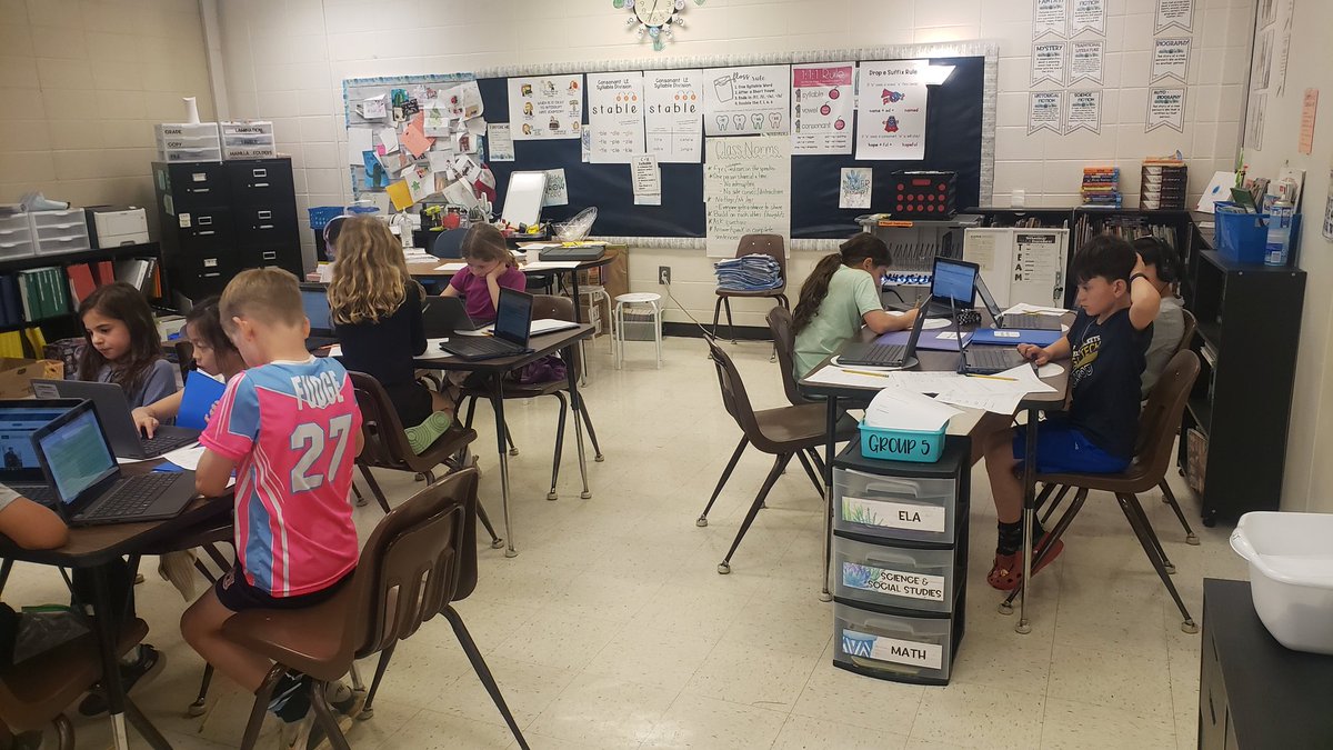 MtBethelLC's tweet image. Inquiry with Ms. Johnson&apos;s 3rd graders. Learning about the explorers and then focusing on the one they thought was most interesting. Seeking answers to their original questions! Ss will use @creativecloud to create an infographic. @MtBethelES @CCALMS @sugaree17 #cobblms