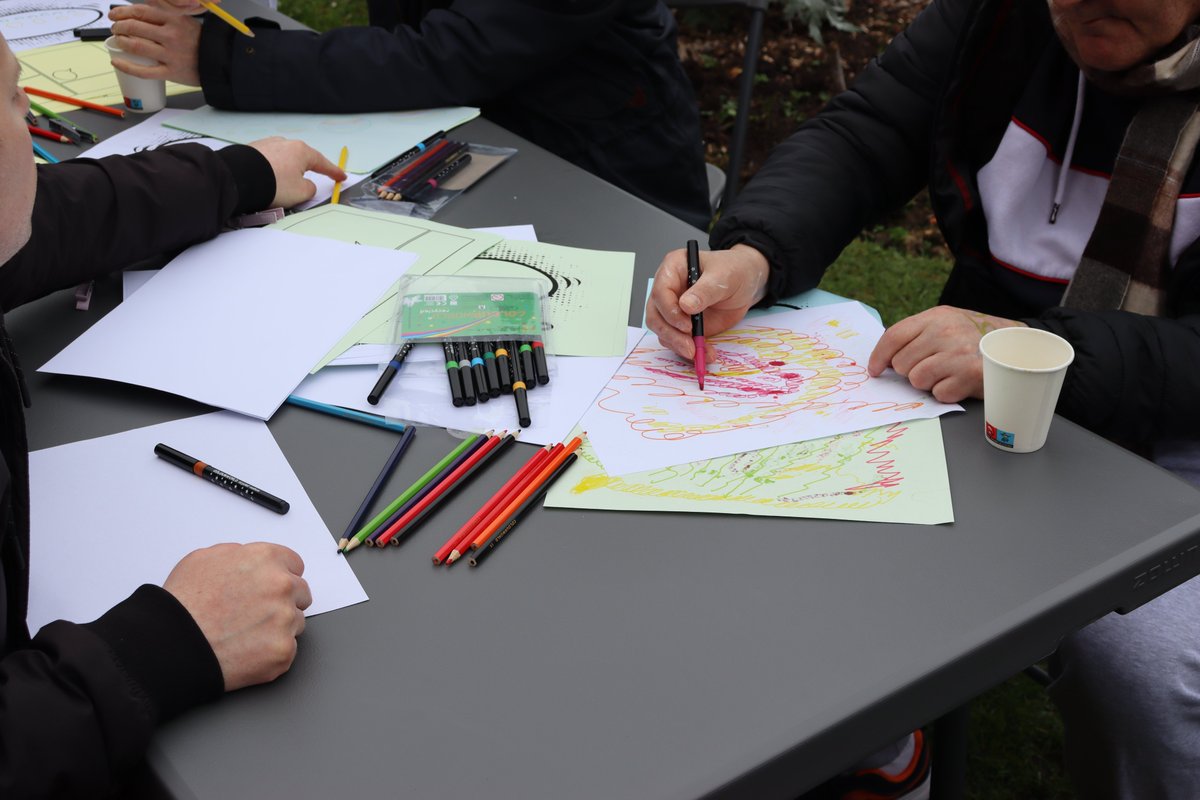 EPSMSomme's tweet image. [#lagrandelessive™]
🎉 Aujourd’hui, les patients, familles, professionnels et partenaires culturels de l’EPSM de la Somme ont participé à la nouvelle édition de la Grande Lessive™ !
🫧 Le thème : Faire des bulles 🫧
🖌️ Bravo et merci à tous les #artistes !
#artparticipatif