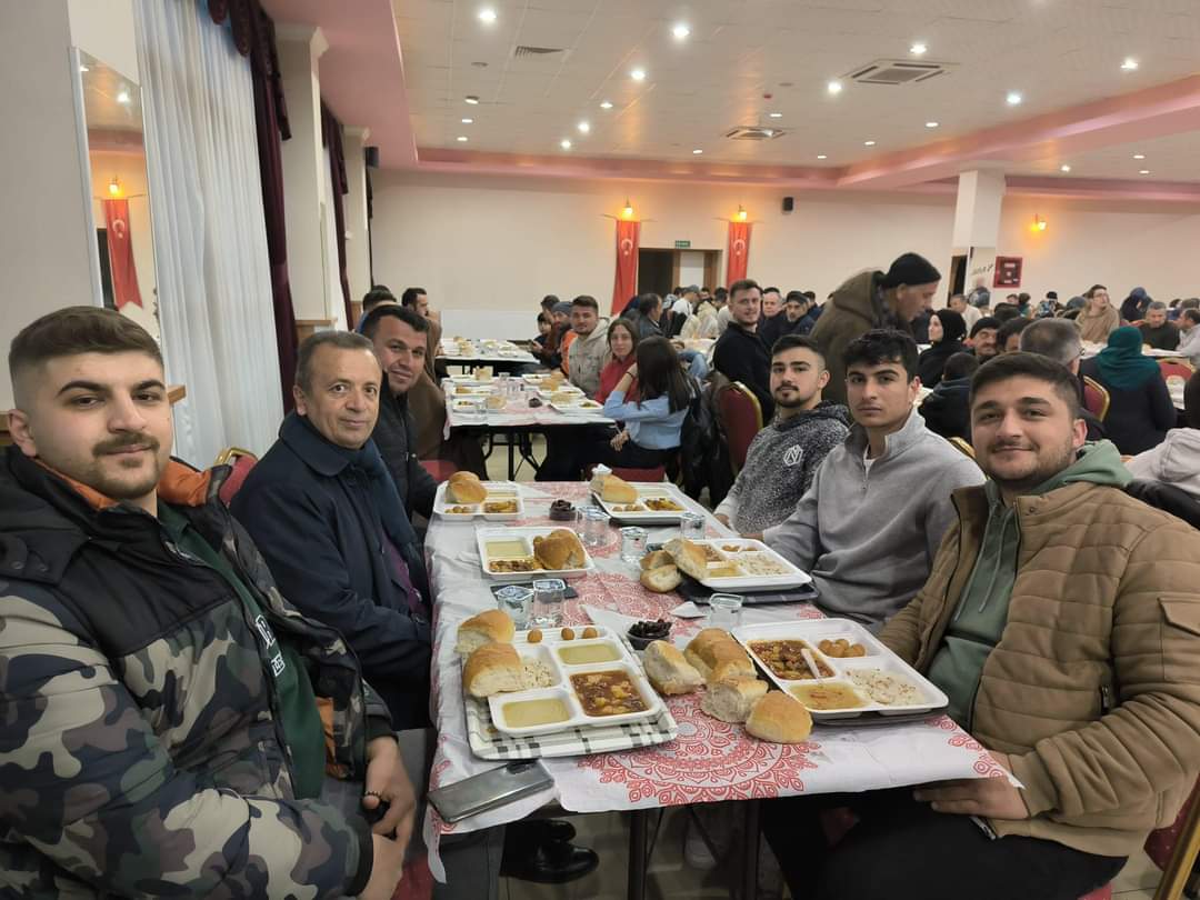 İlçemizdeki sivil toplum kuruluşları tarafından düzenlenen Gazze’ye yardım iftarına katıldık.
#GazzedeSoykıramaSon