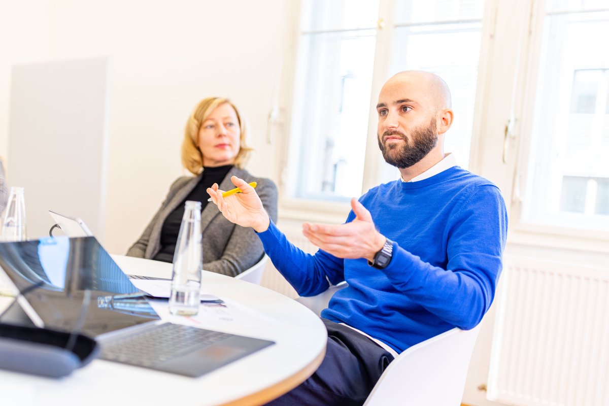 ECDF-Prof. Philipp Staab folgt Ruf auf Professur an der @HumboldtUni. Er ist damit der dritte ECDF-Professor* der an einer Berliner Hochschule verstetigt wird. Herzlichen Glückwunsch! 🎉 Mehr dazu: tinyurl.com/StaabVerstetig… #digitalfuture