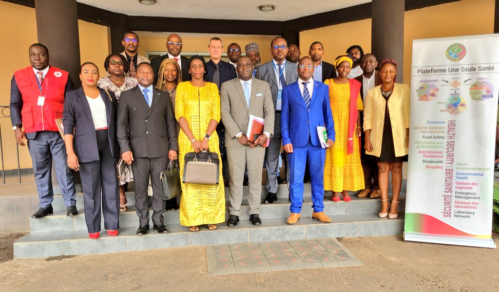 Une réunion d'échanges reunissant les partenaires et départements Ministériels clés du Programme Zoonoses, Plateforme Une Seule Santé du Cameroun, s'est tenue ce 21 mars 2024, dans les locaux des Services du Premier Ministre.