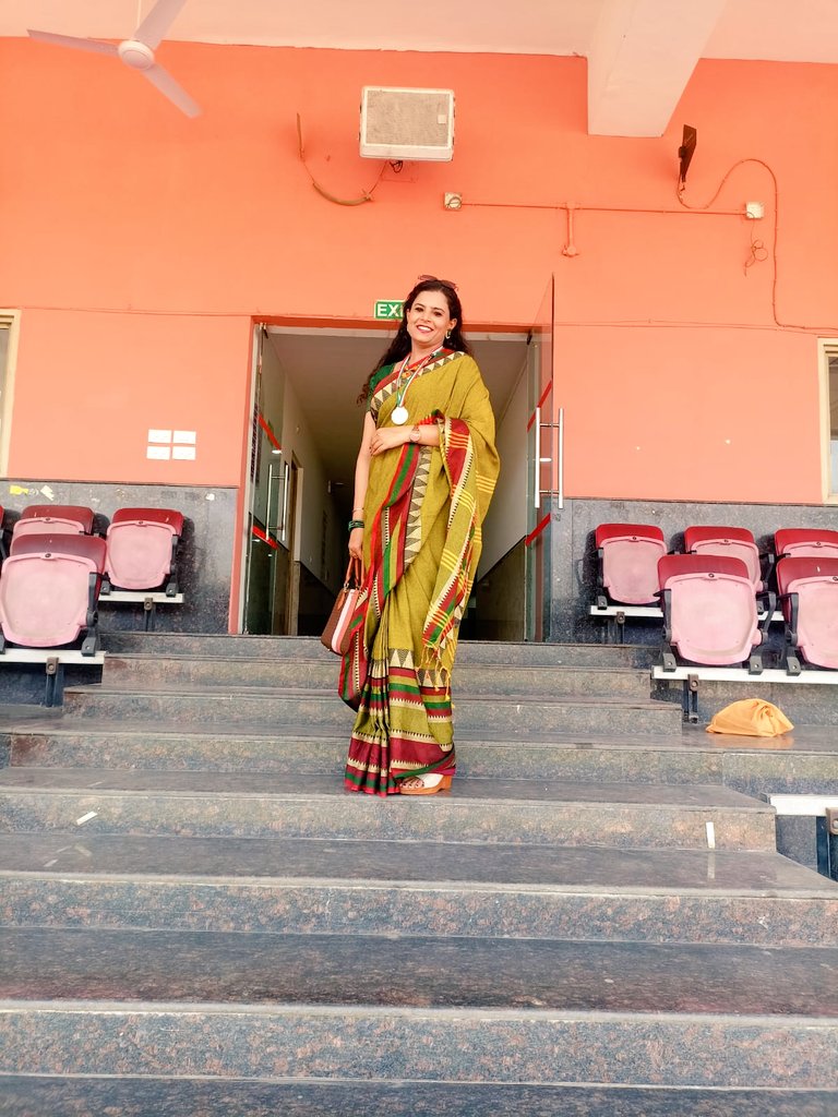 AkankshaKumar03's tweet image. 🌈Received the Gold medal, prize and certificate for the #StateLevel #EnglishDeclamation Competition 🥳🧿🎉♥️🤞 Thank you so much😇🙏 
#Gratitude 
#celebration 
#Motivation
@AtishiAAP
@Dir_Education
@Sanajy_Tripathi