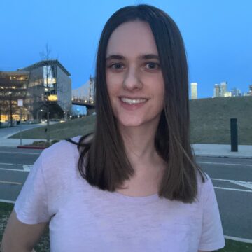 CornellInfoSci's tweet image. Sterling Williams-Ceci, an information science doctoral student, won second place at @CornellGrad's Three Minute Thesis competition for her paper "AI Helps us Write – but at What Cost?” Congratulations! 👏
gradschool.cornell.edu/career-and-pro…