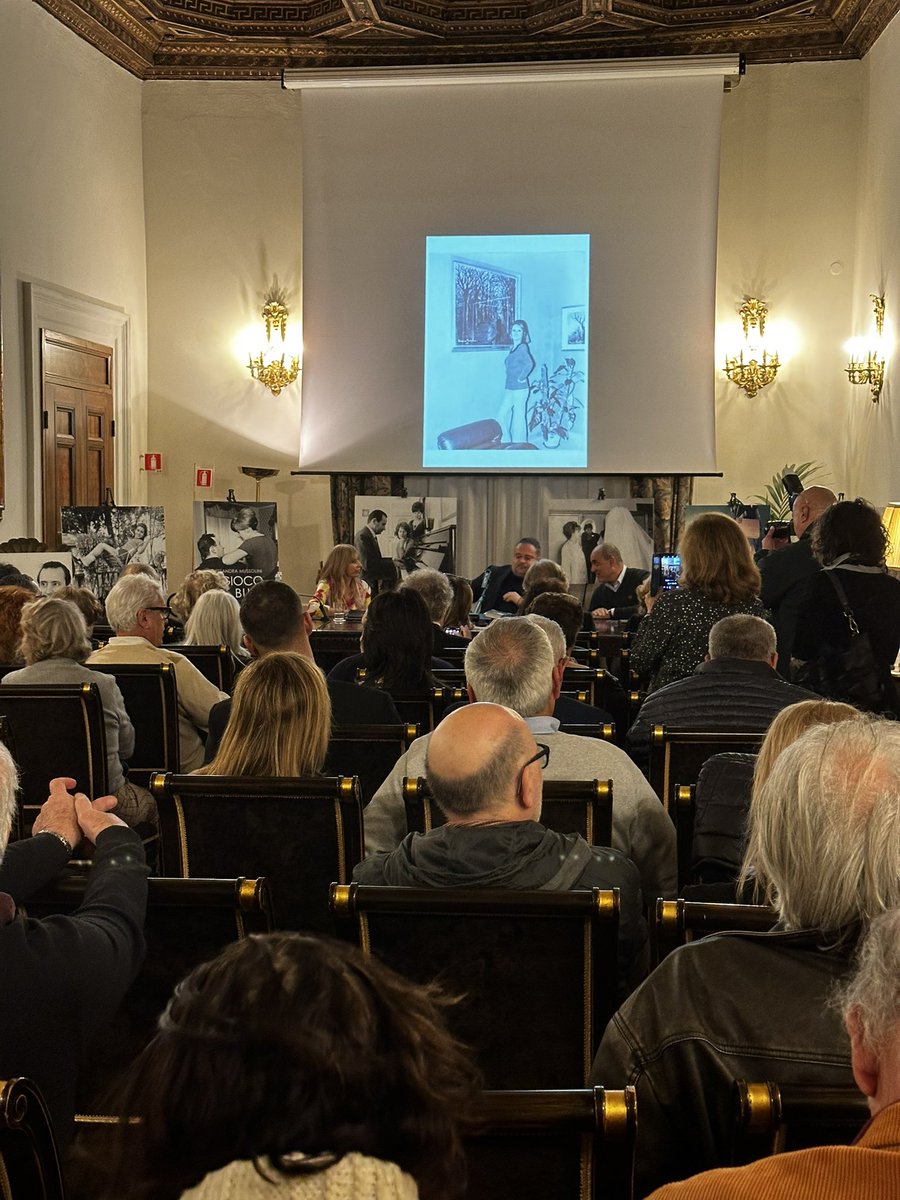 Le vostre domande, i vostri sorrisi e il vostro interesse hanno reso ogni momento unico e memorabile.
Ogni incontro è stato un'esperienza preziosa che porterò nel mio cuore.

Grazie ancora! 

Un saluto 
Alessandra 

#ilgiocodelbuio