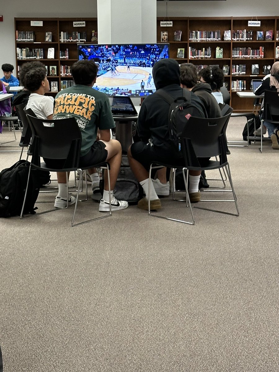 When it’s lunch time and March Madness. 🤣 #morethanbooks #libraryisthebestplacetobe #MarchMadness2024 @LeanderHS