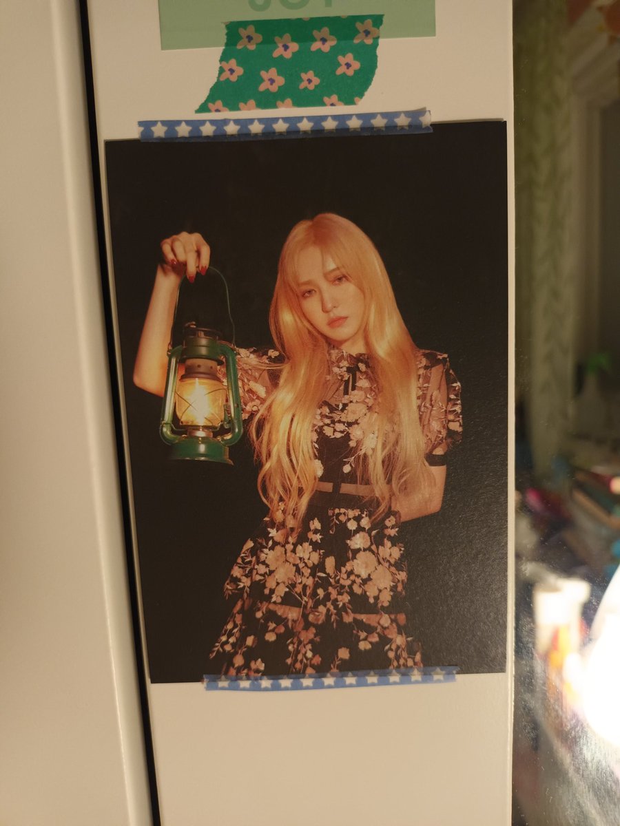 mum came into my room, blindly looked across (she has keratoconus) and said 'oh thats a lovely one when did you take that'..... this has actually been wendy from red velvet's priv account the entire time hi guys ^V^