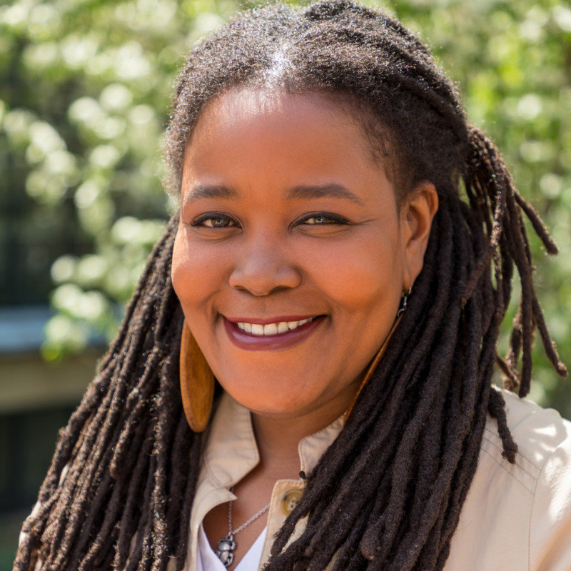 Faculty affiliate Jeana Dunlap teaches urban planning & design at @HarvardGSD. She works at the intersection of community & economic development and seeks to build capacity in marginalized neighborhoods. #FacultyTuesday #cityresearch #centerforcities cities.harvard.edu/about/person/j…