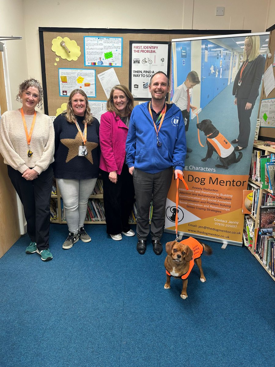 Today, I had a great time at Jessie Younghusband Primary School in Chichester with Dog Mentor Belle. Big thanks to Luke, Hannah, Jean, and George for making me feel so welcome. Such wonderful people, such a fantastic day!🧡