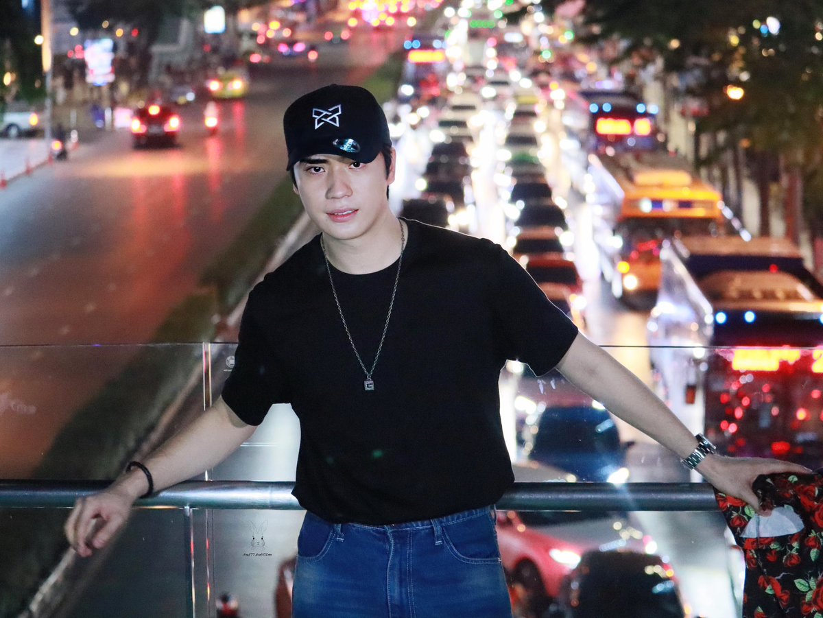 พี่ก็ตึงเกิ๊น 
<a href="/Tee_Jaruji/">TEe JaRuji</a> 
#TEeThanapon