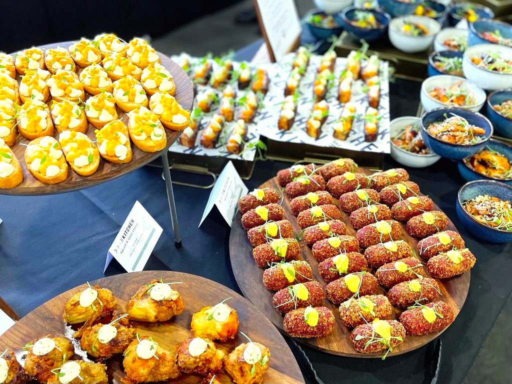 TnSCatering's tweet image. Join us for an unforgettable evening where hospitality is not just a service; it's our passion! ✨🍽️💖
#HeartfeltHospitality #EventGoals #MakingMemories #TNSCatering #ContractCatering